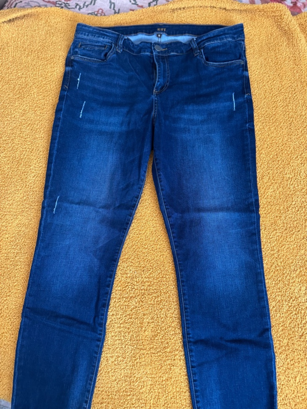 Kut from the Kloth Dark Blue Denim Jeans Ankle length with frayed hem